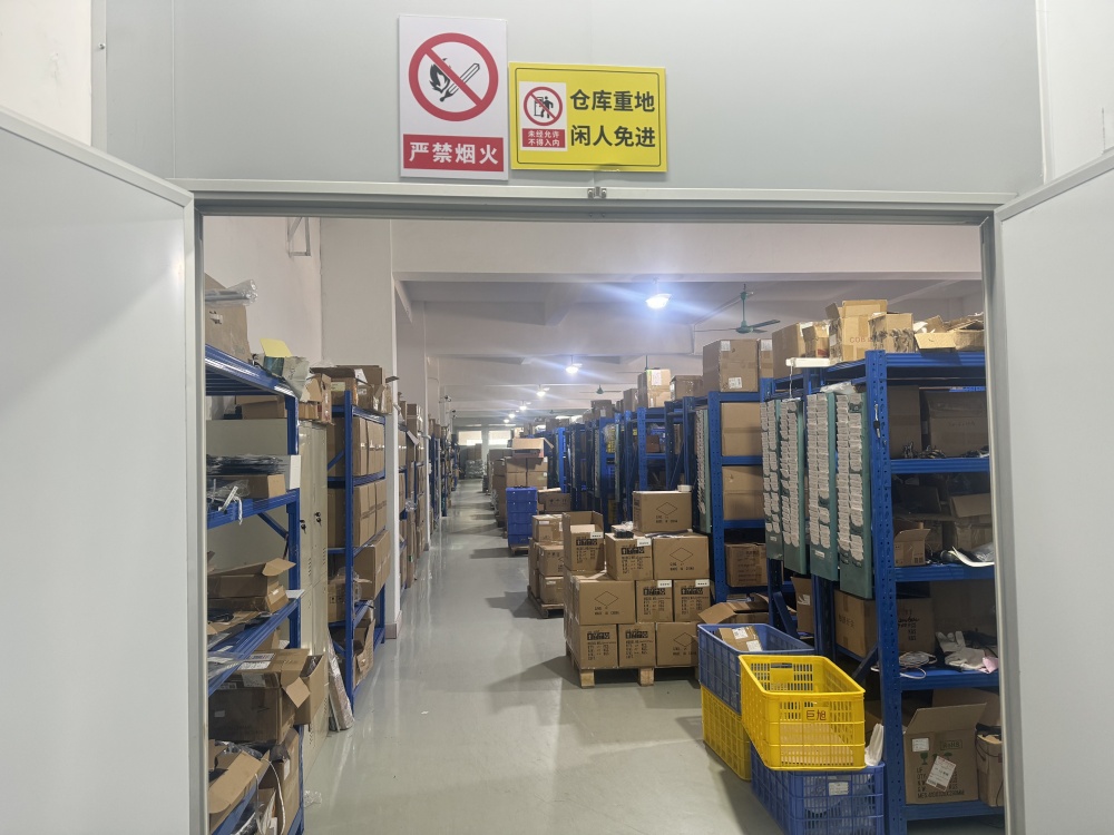 巨旭照明產線一角